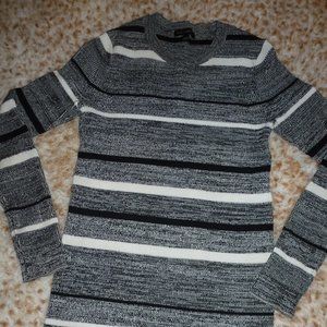 ✨ Banana Republic Ribbed Striped Crew Neck Sweater – Size Small (NWOT) ✨